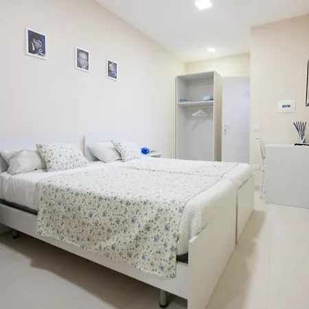 Bed & Breakfast Cammaroomi 2*